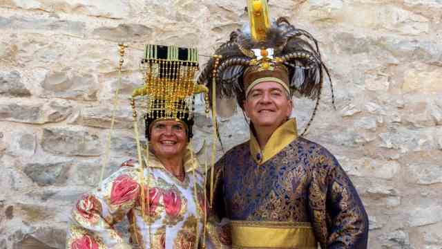 Carnival: Regina and Karl Donauer appear this year as the imperial couple DiMucki and DaKaRe.  According to his own statement, Donauer dealt intensively with Chinese dynasties.