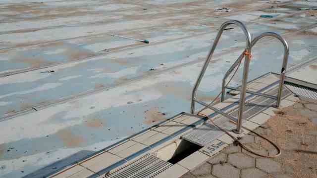 Swimming pool will be demolished: The pools will remain, but will be equipped with new amenities.