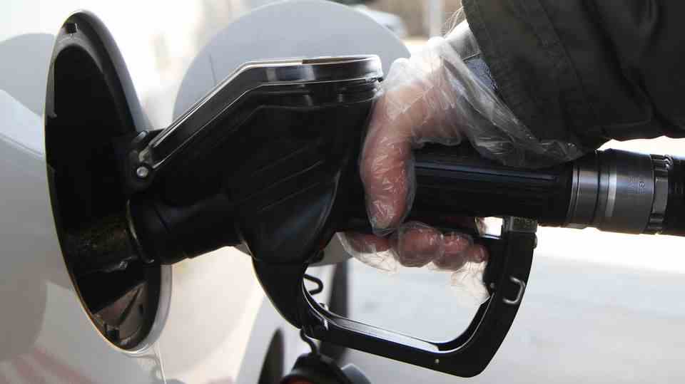 Save fuel: With these tips you can minimize your petrol and diesel costs