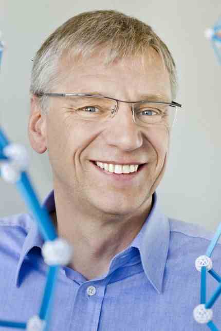 Five for Munich: Thomas F. Fässler, Professor of Inorganic Chemistry, has been accepted into the Bavarian Academy of Sciences.