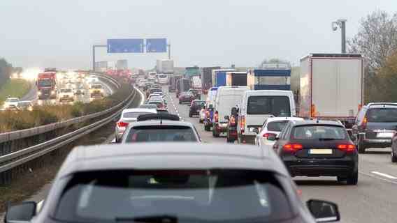 A traffic jam on a motorway © PantherMedia Photo: prill