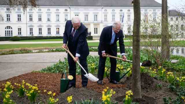 State visit: Although the planting of trees is part of the standard program for royal visits, this time it has a special symbolic meaning in view of Steinmeier's climate change speech.