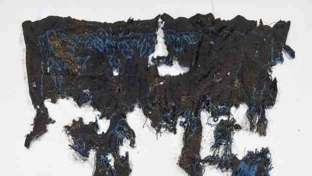 File number XY: The investigators found this blanket at the site where the mortal remains were found.