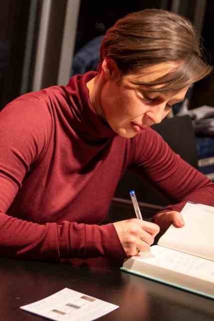 Reading: Sofia Andruchowytsch signing after her reading at the Munich Literature Festival 2022.