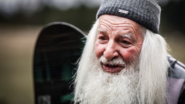 Active senior: He looks like the wizard Gandalf "Lord of the rings".  Threimer himself says: "As skin as I look on the outside, so am I on the inside."