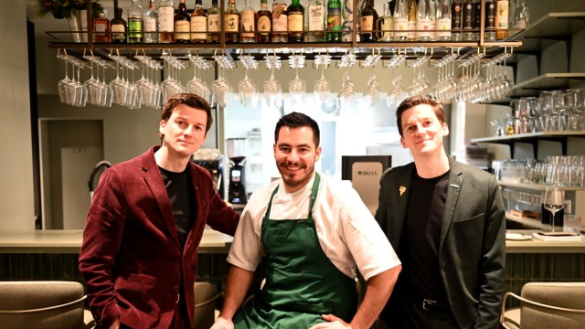Top gastronomy: New in the ranks of top restaurants: The Brothers of the twins Markus Klaas (left) and Tobias Klaas (right), here with chef de cuisine Daniel Bodamer.