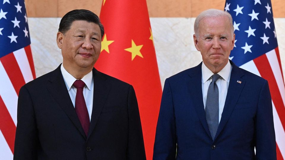 Slightly tense: US President Joe Biden (right) and Chinese President Xi Jinping at the G20 summit in November 2022.