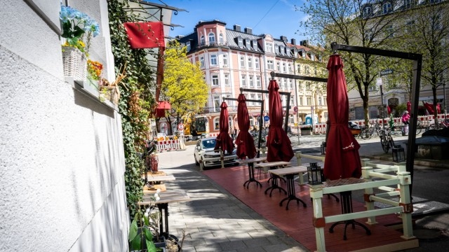 Sidewalk cafés in Munich: The small sidewalk cafés can be found all over the city - for example in the "Vinaiolo" in Steinstrasse...