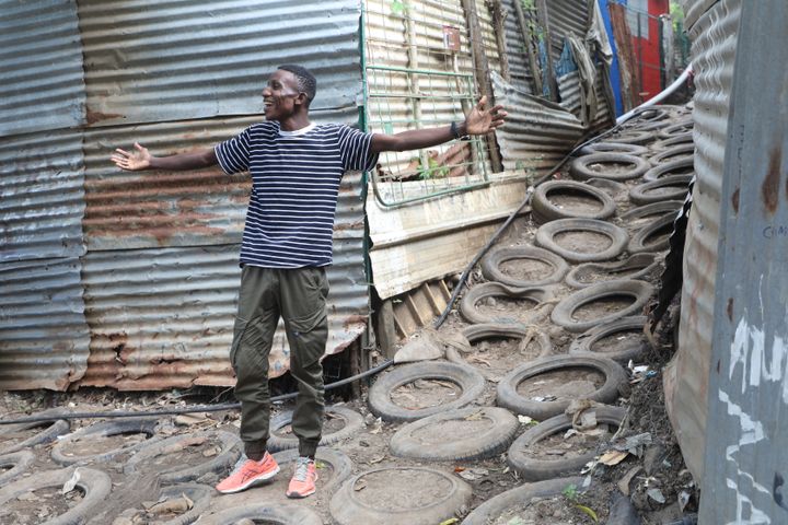 Djabi Houmadi in the slum of Kawéni (Mayotte), April 18, 2023. (ROBIN PRUDENT / FRANCEINFO)