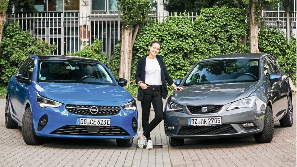 Merle Riepert with her Seat Ibiza and the exchange car Opel Corsa-E