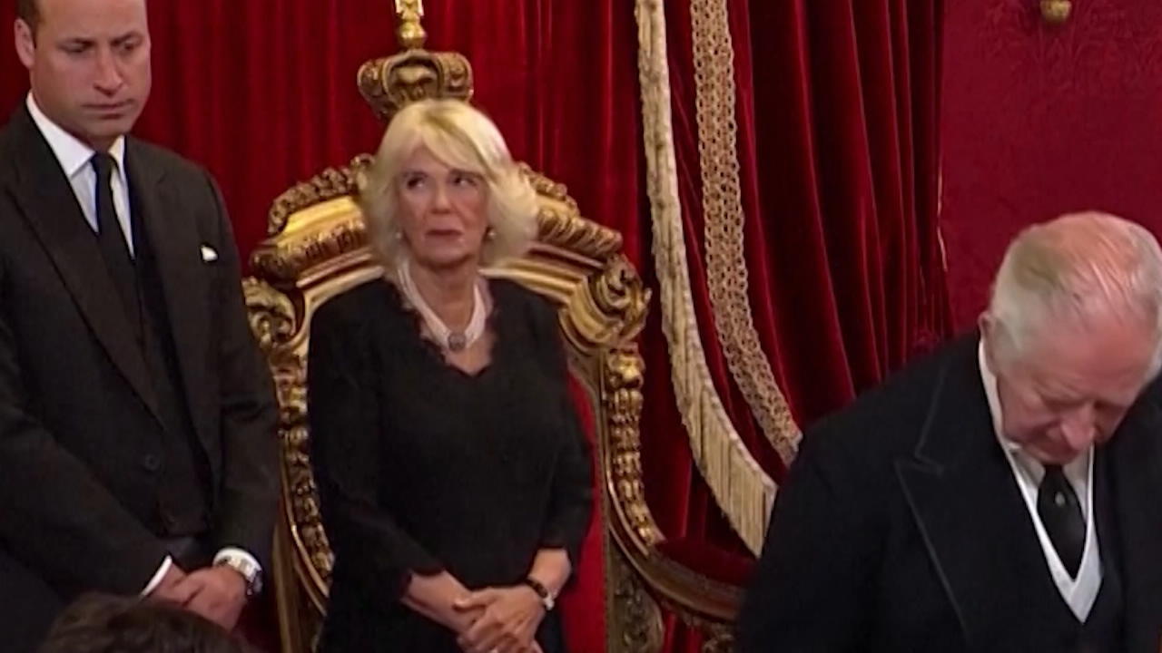 After King Charles' arrogance attack: THIS is how Camilla reacts!  She has to roll her eyes at that