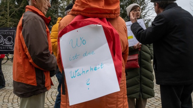Upper Bavaria: About 20 people protested.  Joseph Ratzinger's knowledge of the abuse is also part of the truth, they warned.