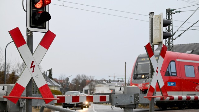 Traffic in the west of Munich: The planning office Inovaplan recommends a ten-minute interval for the S-Bahn lines S3, S4 and S8 in order to persuade motorists in the west of Munich to switch to public transport.  However, only a 15-minute cycle is planned.