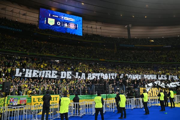 La banderole des supporters nantais en colère au Stade de France, 29 avril 2023