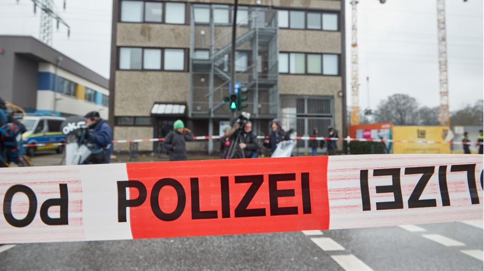 Rampage in Hamburg: Barrier tapes at the crime scene