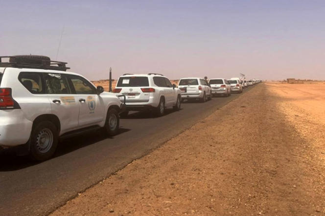 A humanitarian convoy leaving Khartoum for Port Sudan, April 23.