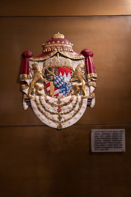 Kulturgeschichte: Seit Ludwig Beck 2011 sein 150-jähriges Jubiläum feierte, führt das Unternehmen wieder offiziell das Wittelsbacher Wappen.