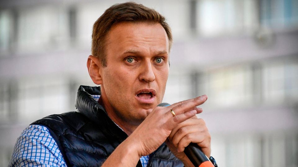 In the Kremlin, people usually call Alexei Navalny "the patient" or "the citizen" 