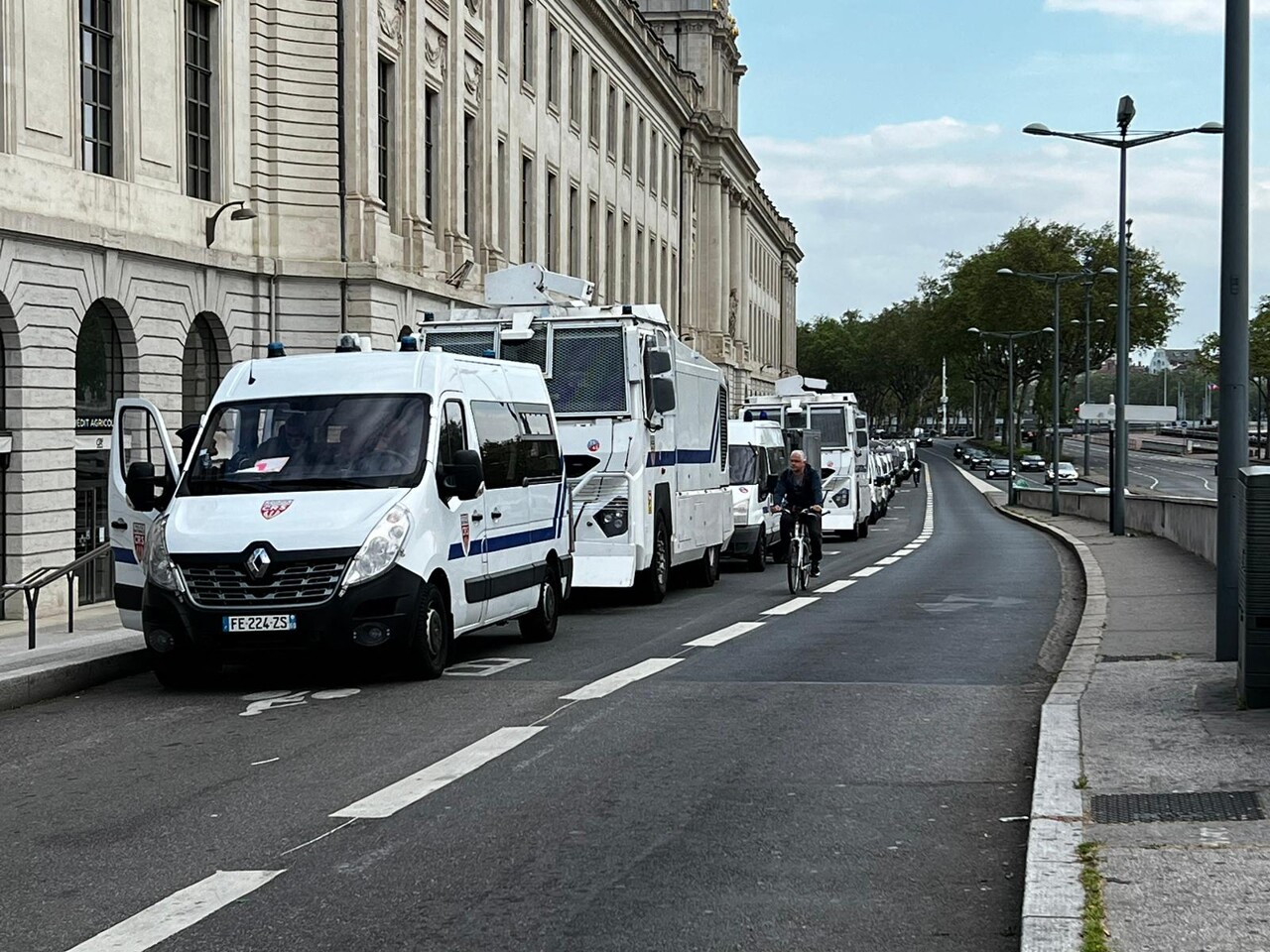 The police positioned in front of the Hôtel Dieu, near Place Bellecour, the place of arrival of the May Day demonstration in Lyon.
