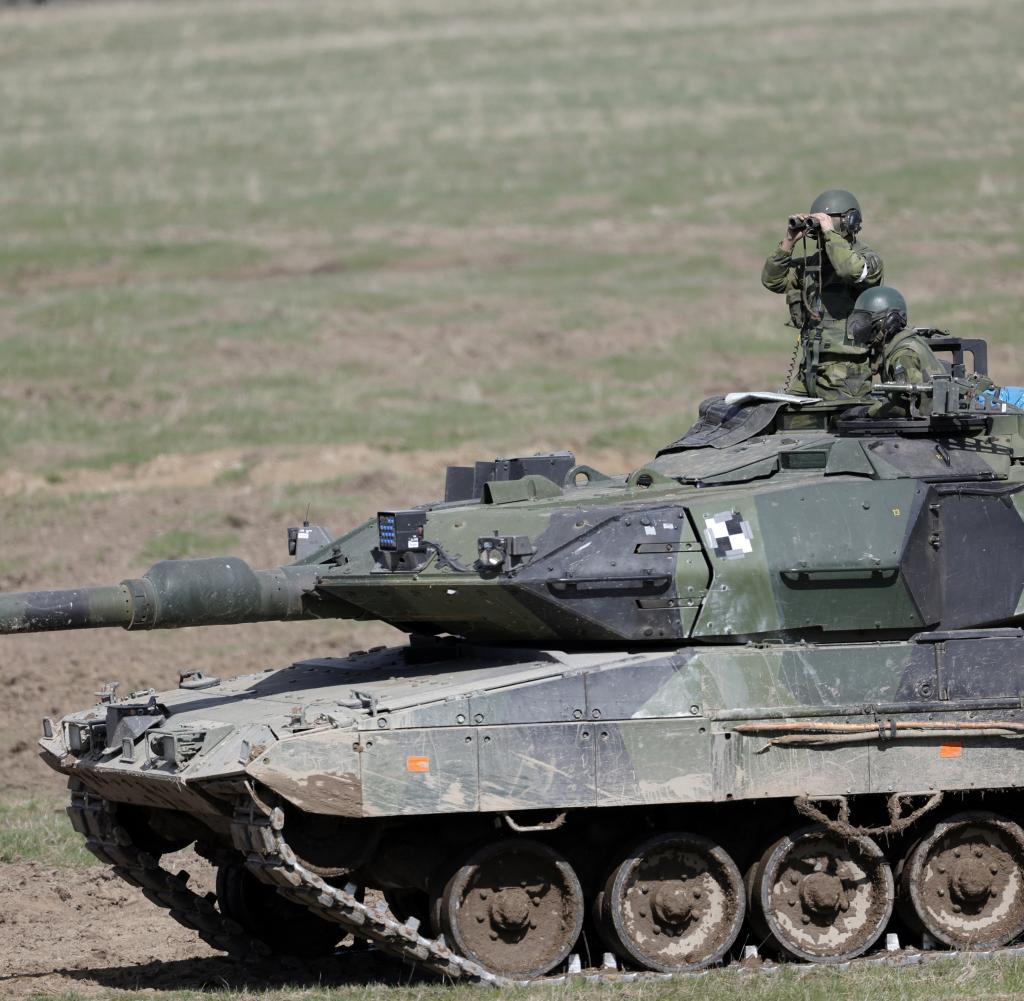KMW hat den Leopard 2 entwickelt, Rheinmetall steuert unter anderem die Kanone bei