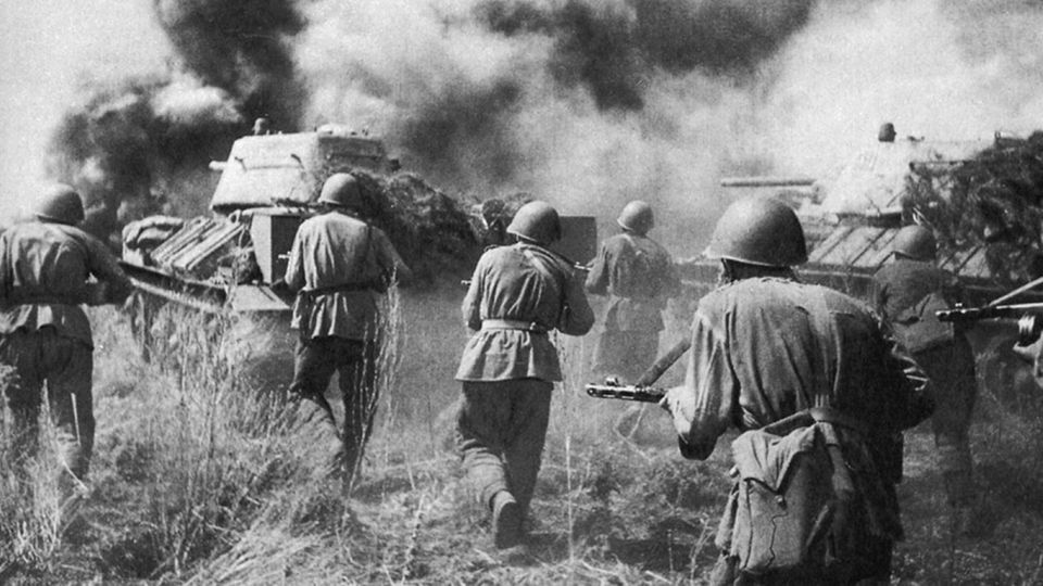 When the German attack had exhausted itself, the Red Army drove back the Wehrmacht.