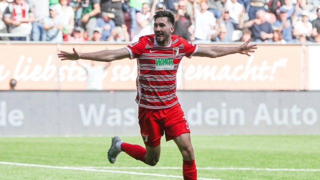 Bundesliga: Scores the goal of the day - and maybe even the goal for FCA to remain in the league: Dion Beljo.