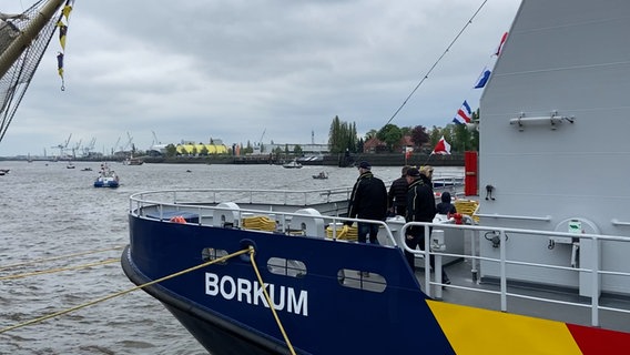 The Borkum ship at the Hamburg Port Birthday.  © NDDR Photo: Screenshot