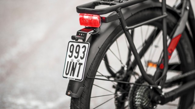 SZ series "Get on the bike": S-pedelecs must be marked with a sticker.