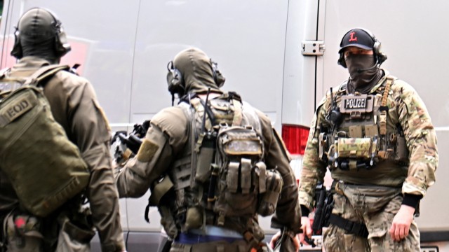 North Rhine-Westphalia: The special forces of the police move back after the operation in Ratingen.
