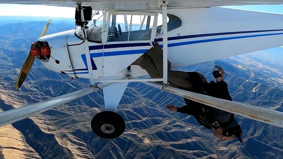 For clicks: Youtuber crashes with a plane – now he has problems with the authorities