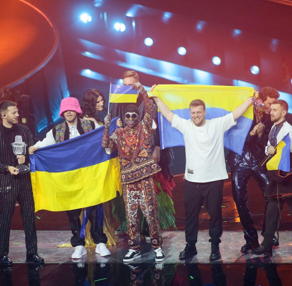 In diesem Jahr hat das Kalush Orchestra aus der Ukraine den Eurovision Song Contest gewonnen.