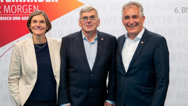 Union: Christiane Benner is to succeed Jörg Hofmann (centre) as the new head of IG Metall.  CFO Jürgen Kerner (right) becomes second chairman at Benner's side.