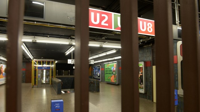 Local public transport: The U6 is running, but the other subways are standing still: access to the Silberhornstraße station is closed due to the warning strike.