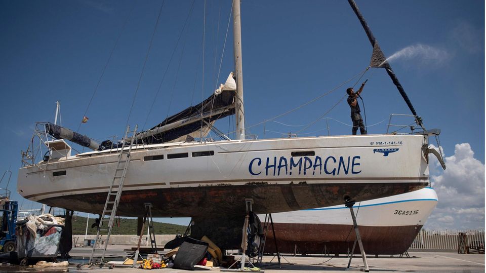 The sailing yacht "Champagne" sank off Cadiz in early May after an incident with orcas.  Now it's being repaired.