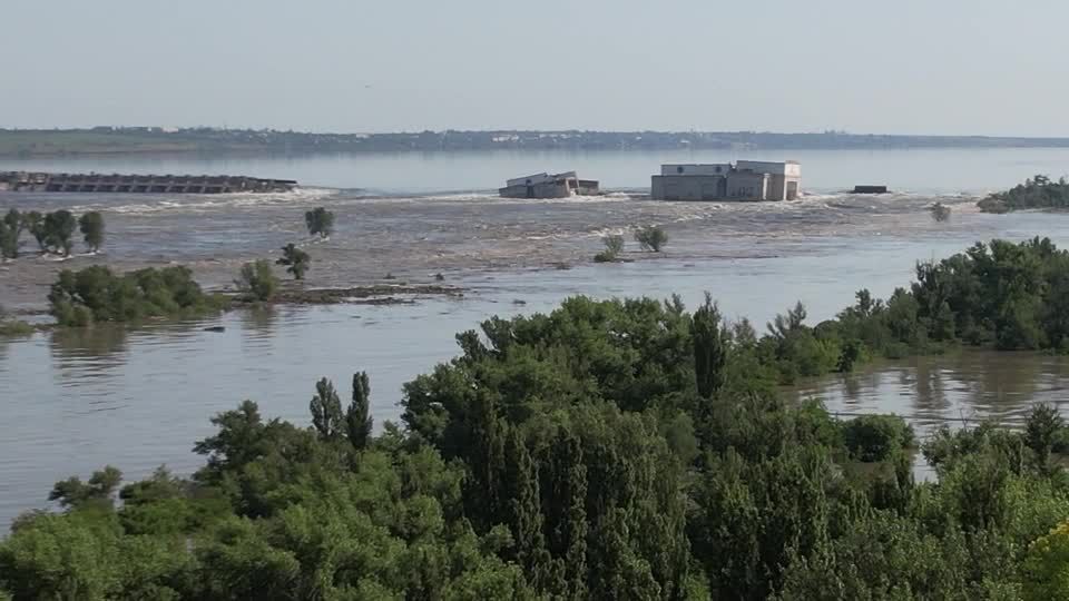 Ukraine War: Destroyed Kakhovka Dam on the Dnipro - what we know and what we don't