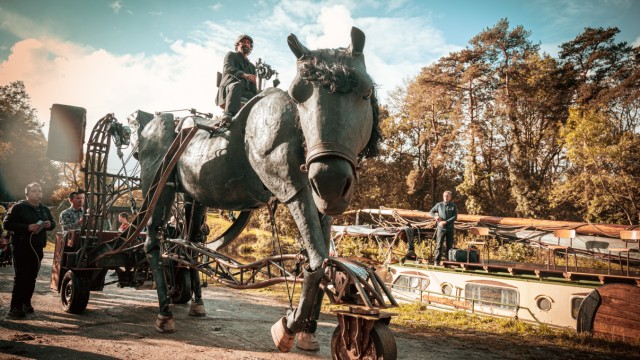 Sommer-Tollwood in München: Ein Königreich für ein Pferd, sogar ein besonders großes, wird Tollwood diesen Sommer durch die Show "Cheval".