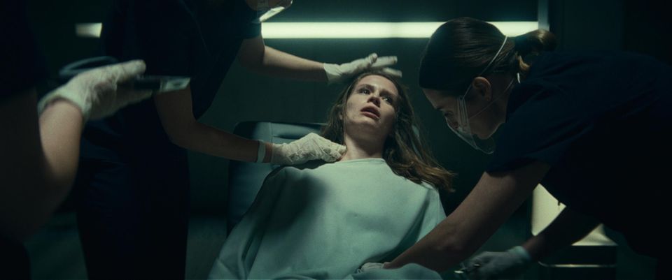 Netflix: "Paradise" with Iris Berben and Kostja Ullmann: First trailer of the science fiction dystopia released