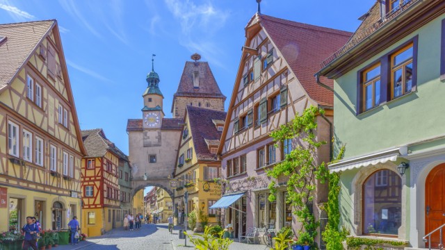 Medieval festivals in Bavaria: Medieval Rothenburg ob der Tauber has held up well: a postcard idyll.