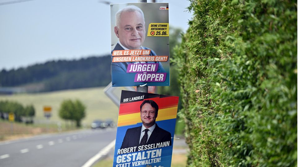 Election posters of the CDU and AfD for the district election in Sonneberg