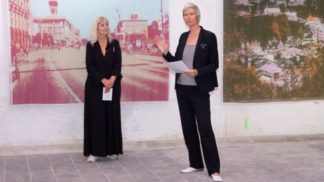 Art in the bunker: Nicola Borgmann, head of the architecture gallery, and artist Caro Baumann (from left) knew each other from studying architecture at the Technical University of Munich in the 1990s.