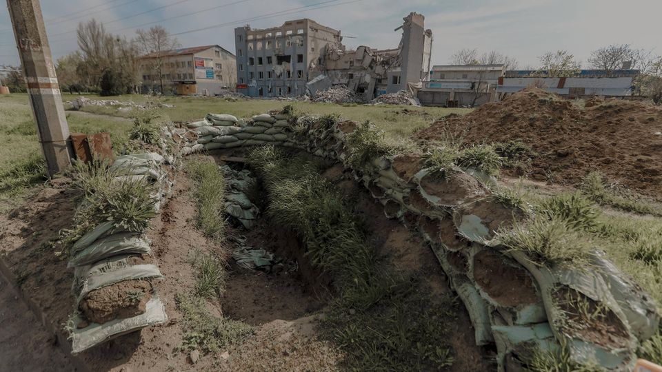 Here a trench in Kherson, Ukraine April 18, 2023