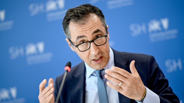 Trade: Cem Özdemir is Federal Minister of Food and Agriculture.