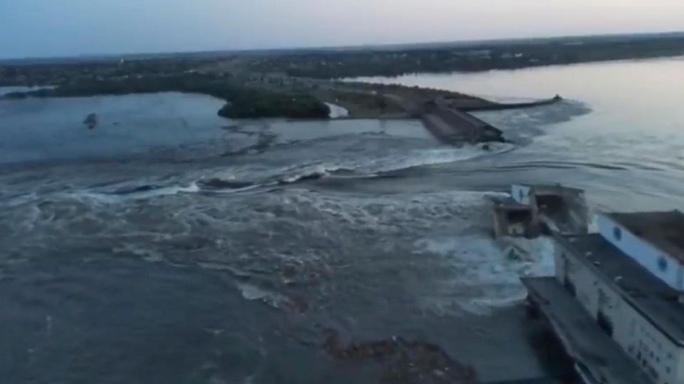Water masses push west after the destruction of the Kakhovka Dam in Ukraine