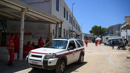 Italian Red Cross volunteers on the island of Lampedusa, June 7, 2023. (VINCENZO PINTO / AFP)