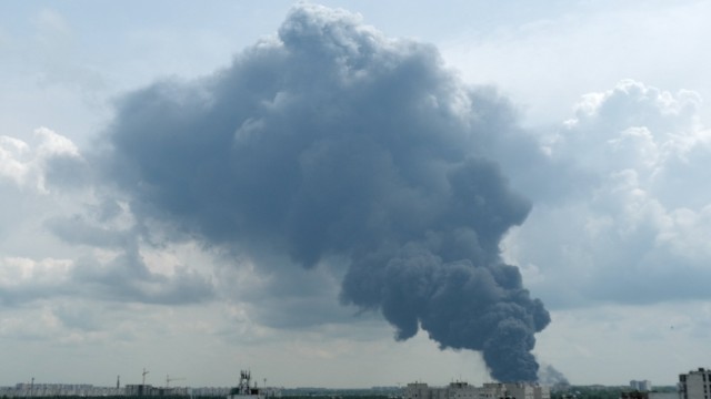 Military uprising in Russia: Cloud of smoke from a burning oil storage facility in Voronosch visible from afar