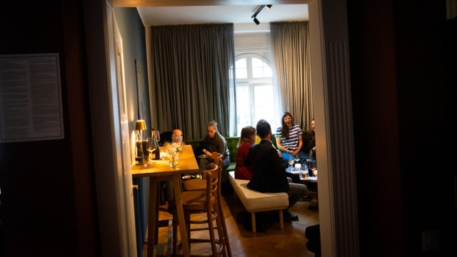 Weinstube: As cozy as in the living room: The "wine bar" makes you want a good glass.