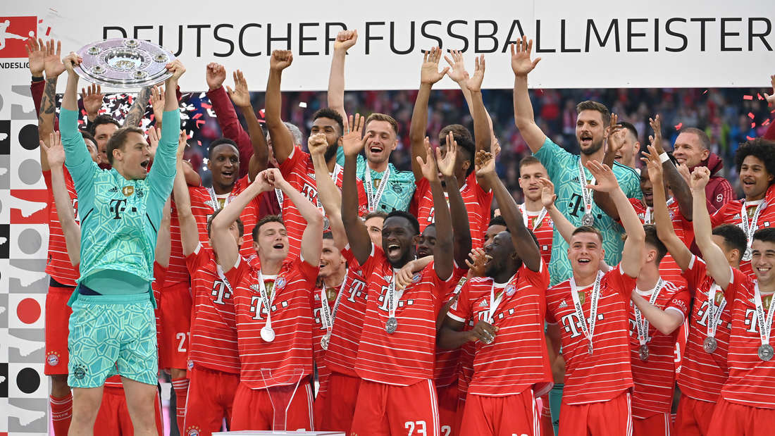 Once again German champions: FC Bayern Munich celebrates their tenth title in a row.
