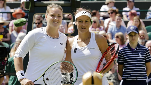 Tennis in Wimbledon: It should go that far again: Jule Niemeier (left) and Tatjana Maria before their quarter-final duel in Wimbledon last year.