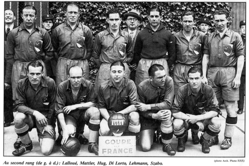 (The Sochaux team before the 1937 Coupe de France final won 2 goals to 1 against RC Strasbourg, May 9, 1937. /L'Équipe)