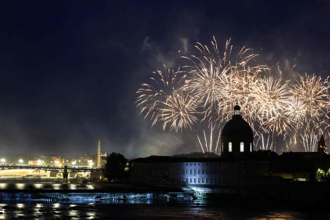 The National Day fireworks in Toulouse, July 14, 2023.